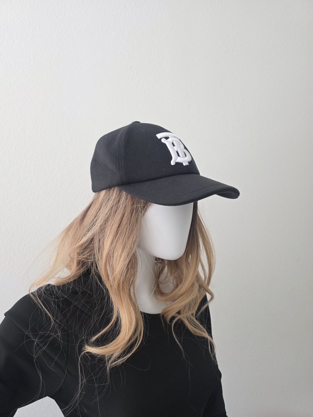 Auth Burberry TB Logo Black Baseball Cap